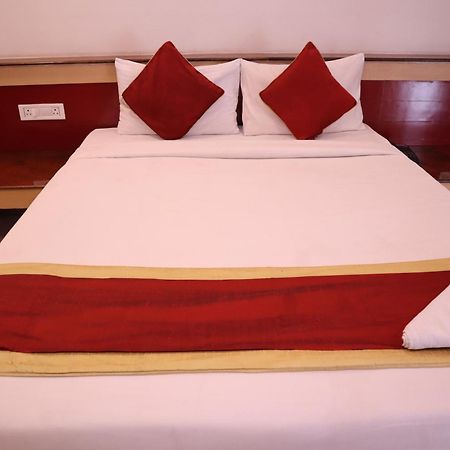 Sri Sai Ram Suites Bangalore Exterior foto