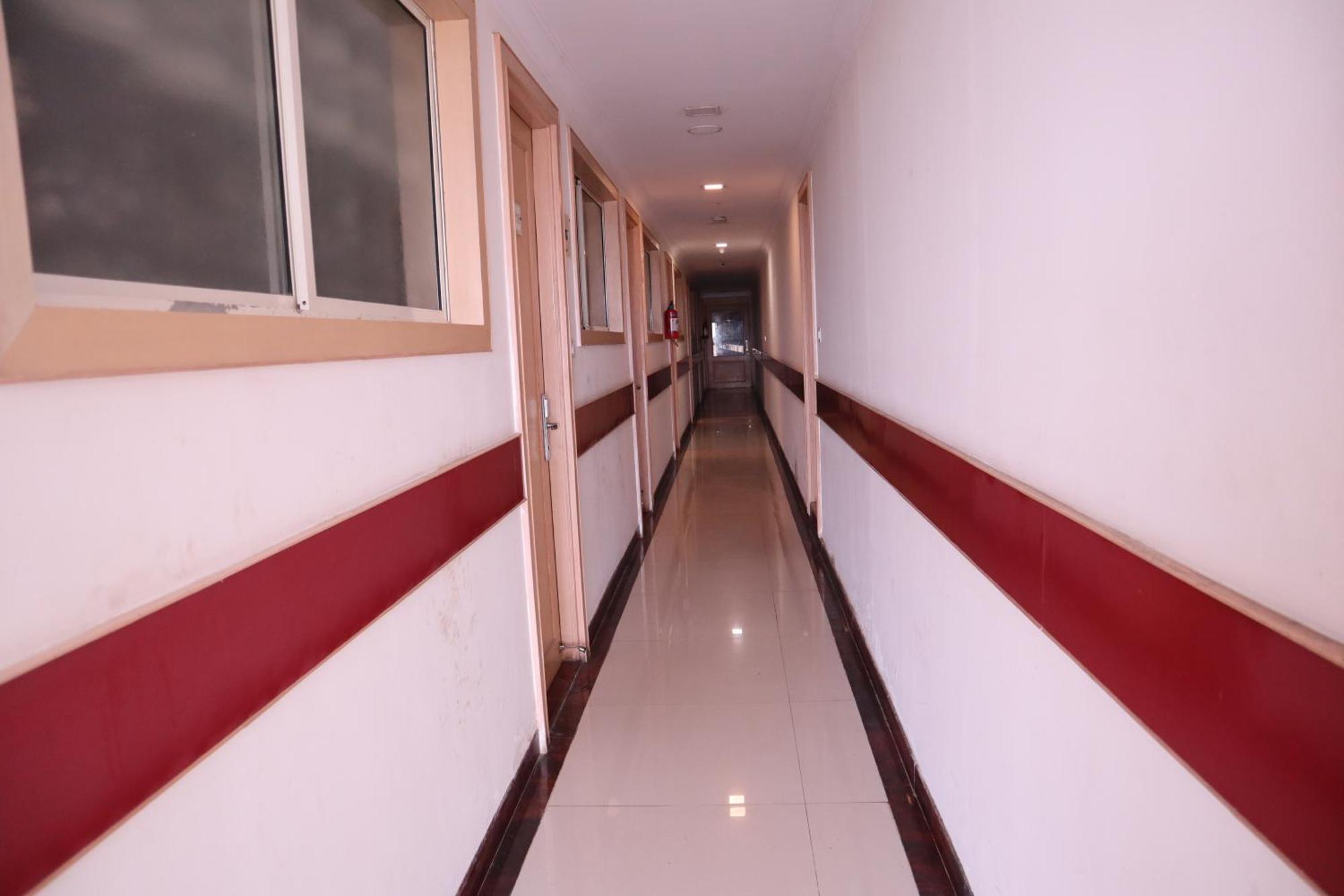 Sri Sai Ram Suites Bangalore Exterior foto