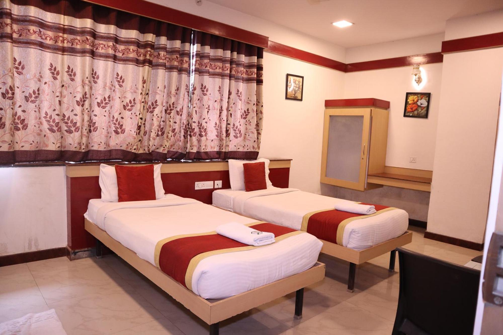 Sri Sai Ram Suites Bangalore Exterior foto